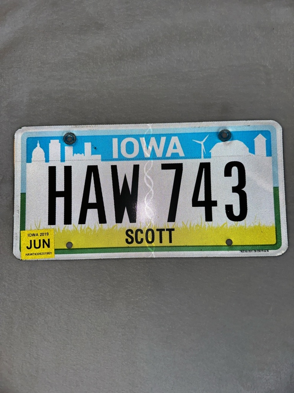 Iowa- License Plate - Picture 1 of 2